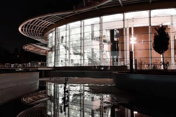 İzmir Devlet Opera ve Balesi Necdet Aydın Sahnesi - Resim 6