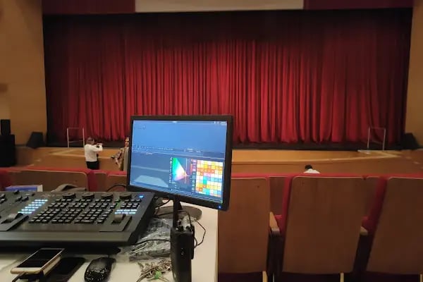 İzmir Devlet Opera ve Balesi Necdet Aydın Sahnesi - Resim 17