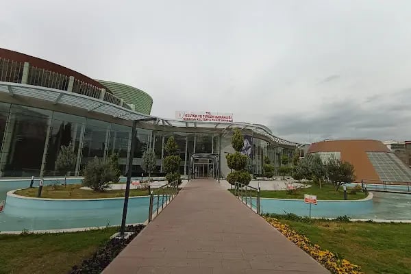 İzmir Devlet Opera ve Balesi Necdet Aydın Sahnesi - Resim 4