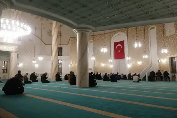 UHUD Cami - Resim 19