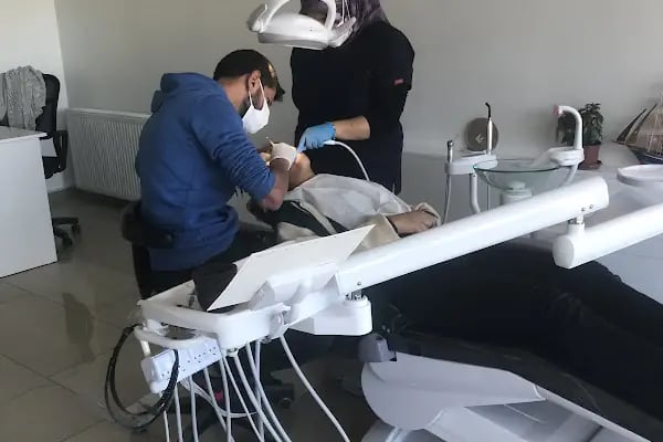 ÖZEL KARS ŞİFA AĞIZ ve DİŞ SAĞLIĞI POLİKLİNİĞİ - Resim 6