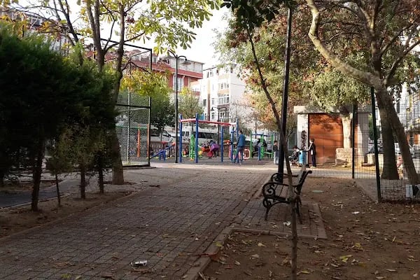 Uğur Mumcu Parkı - Resim 1