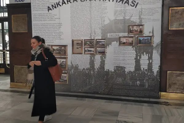 Ankara Tren Garı - Metro İstasyonu - Resim 9
