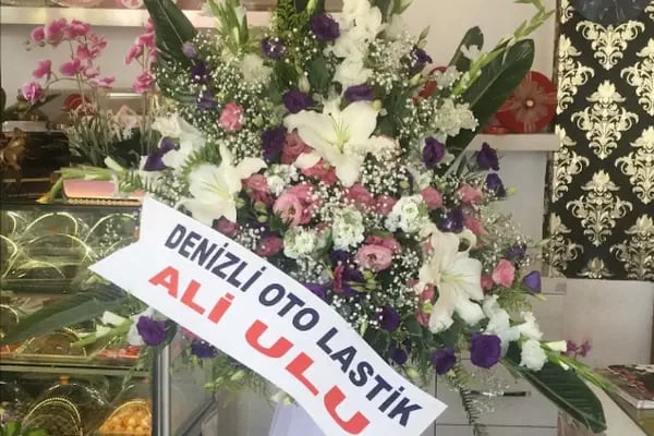 Ivy istanbul Flowers&amp;Cafe - Resim 9