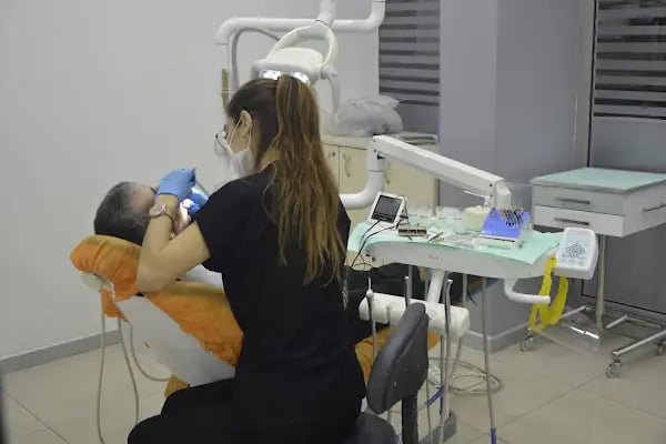 Özel Yeşilyurt Ağız Ve Diş Sağlığı Polikliniği - Resim 18