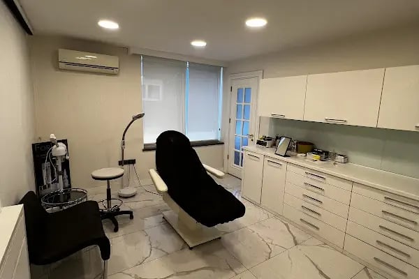 Op.Dr. Mert Meral Antalya Estetik Plastik Cerrahi Kliniği - Resim 3