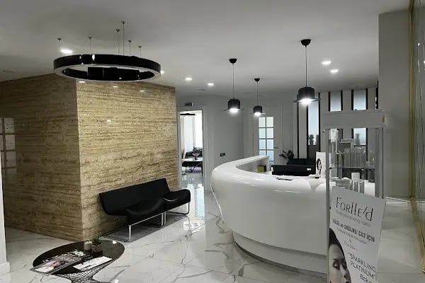 Op.Dr. Mert Meral Antalya Estetik Plastik Cerrahi Kliniği - Resim 2