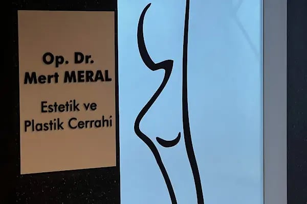 Op.Dr. Mert Meral Antalya Estetik Plastik Cerrahi Kliniği - Resim 4