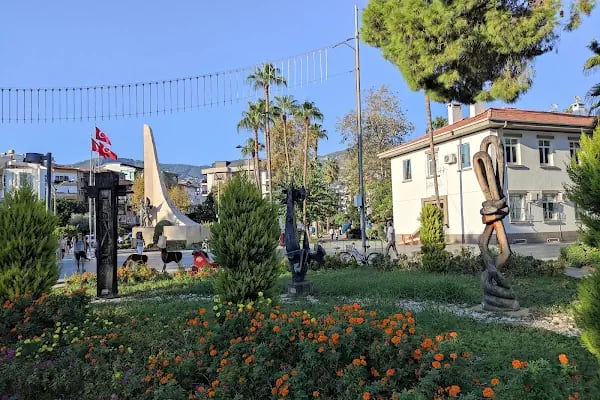 Alanya Belediye Parkı - Resim 17