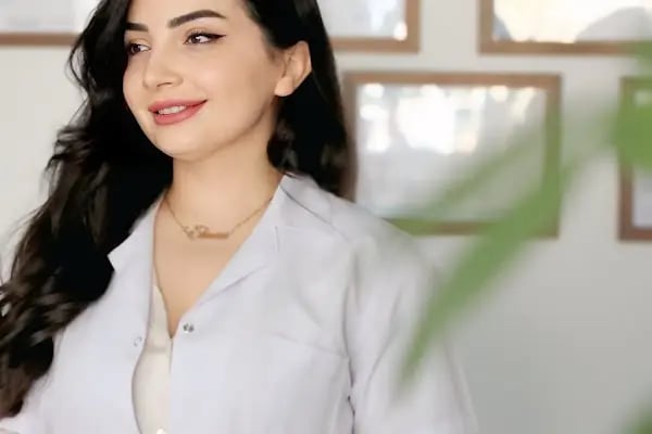 Diş hekimi Elnaz Yıldız muayenehanesi - Resim 8