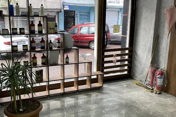 Özgür Çiftegöz Hair &amp; Make Up - Avcılar Kadın Kuaförü Avcılar Güzellik Merkezi - Resim 9