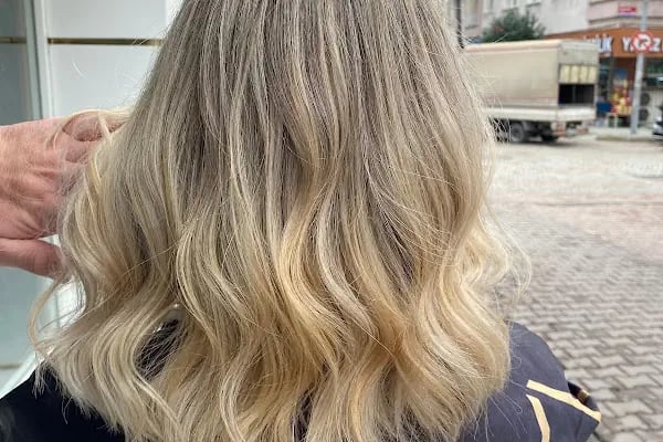 Özgür Çiftegöz Hair &amp; Make Up - Avcılar Kadın Kuaförü Avcılar Güzellik Merkezi - Resim 18