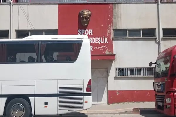 Gemlik Atatürk Stadı - Resim 20
