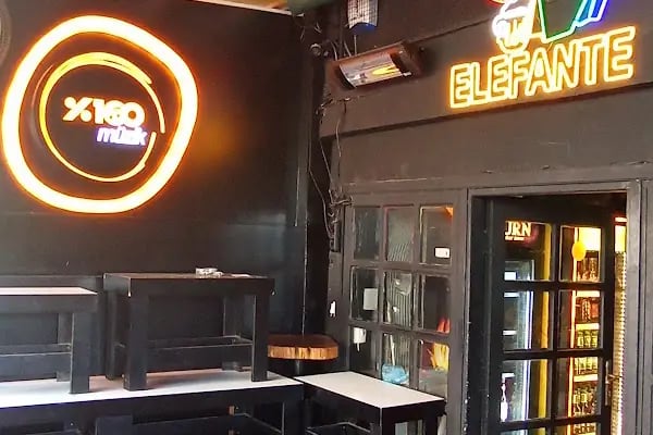 Elefante Pub - Resim 12