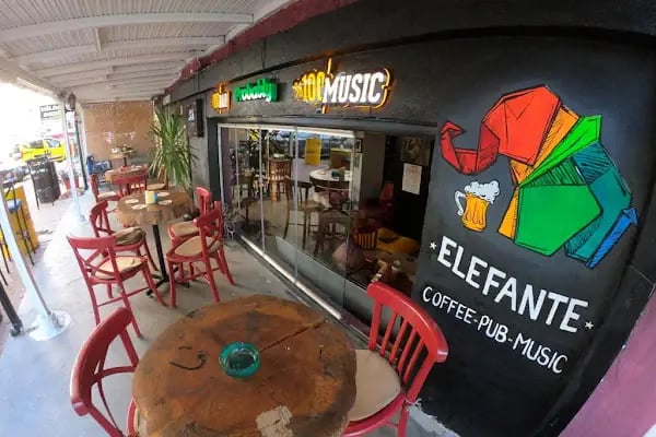 Elefante Pub - Resim 4