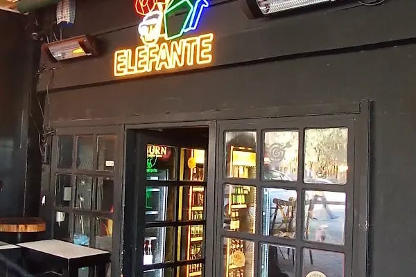 Elefante Pub - Resim 20