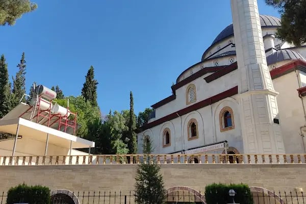 Osman Yozgatlı Cami - Resim 12