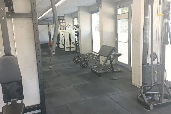 IN-SHAPE FITNESS CLUB - Resim 8