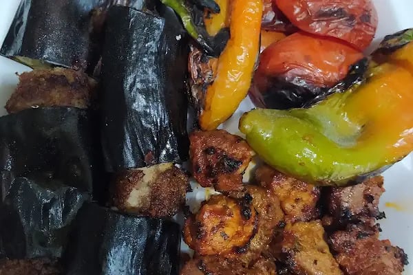 Hizmet Kebap Ve Döner Salonu - Resim 3