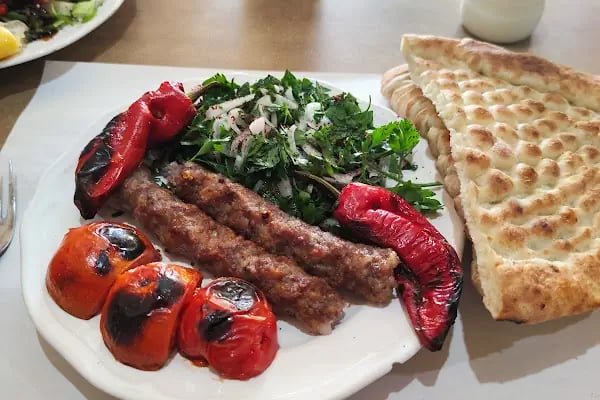 Hizmet Kebap Ve Döner Salonu - Resim 6