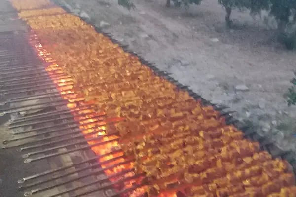 Hizmet Kebap Ve Döner Salonu - Resim 16