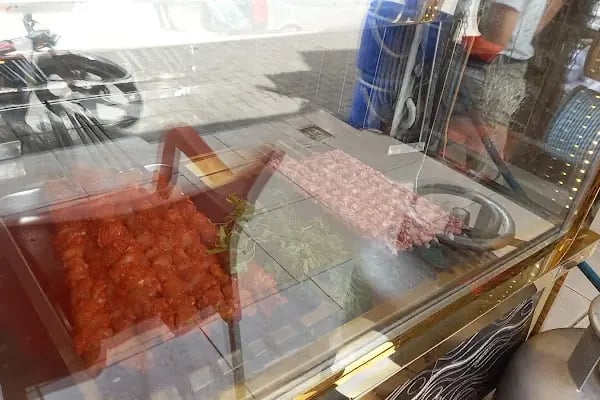 Hizmet Kebap Ve Döner Salonu - Resim 2