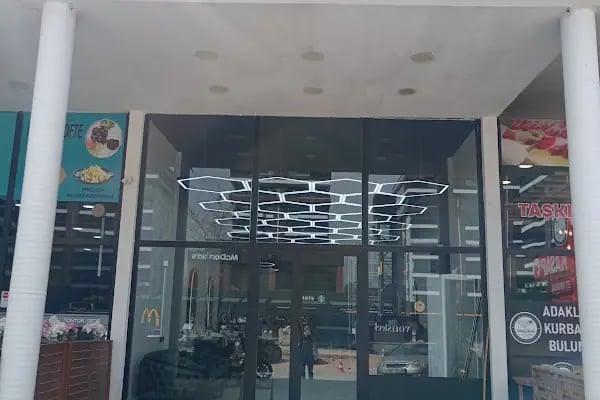 YÜCEL KÖSE BERBER SALONU - Resim 4