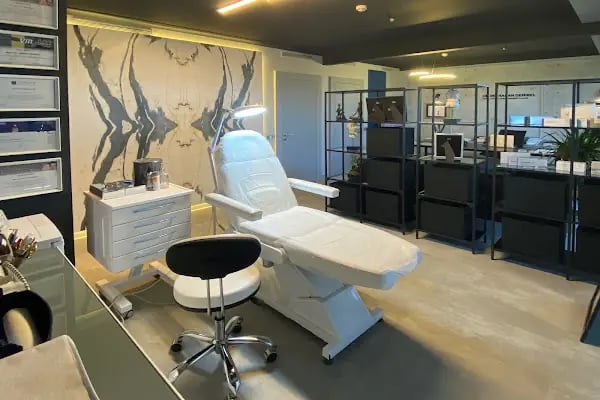 Op. Dr. Hakan Demirel | Aesthetic And Plastic Surgeon - Resim 5