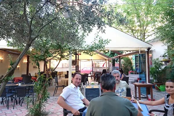 Neffis Garden Cafe - Resim 10