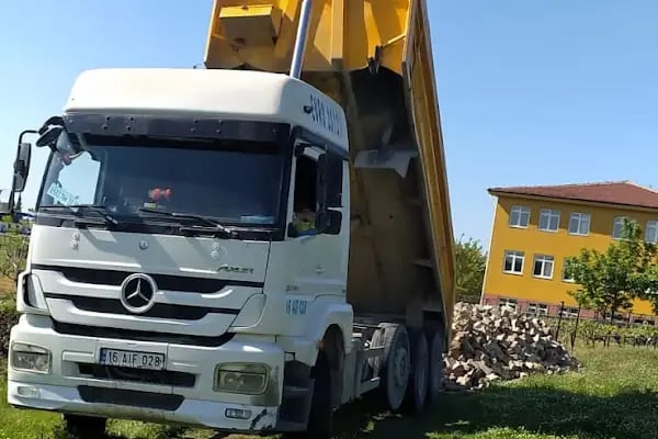 Gemlik Akkayalar Hafriyat Nakliyat İnsaat Malzemeleri Sanayi Ticaret Ltd ŞTİ - Resim 5