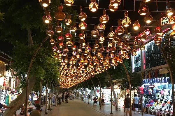 Sisters' Alanya (The Street Pub) - Resim 5