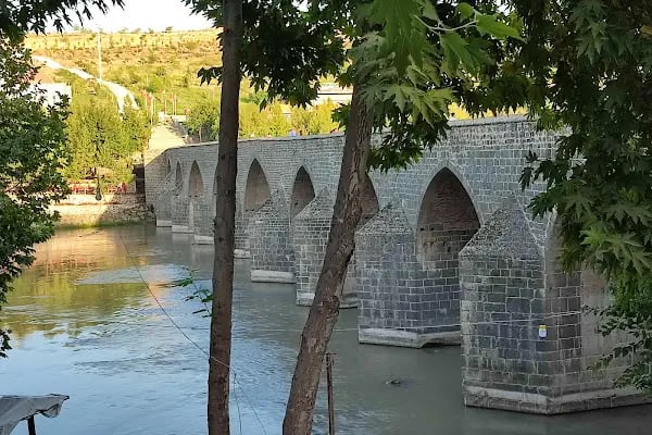 On Gözlü Köprü - Resim 14