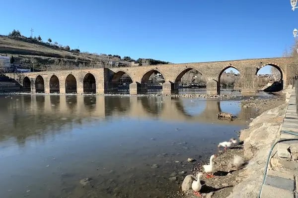 On Gözlü Köprü - Resim 2