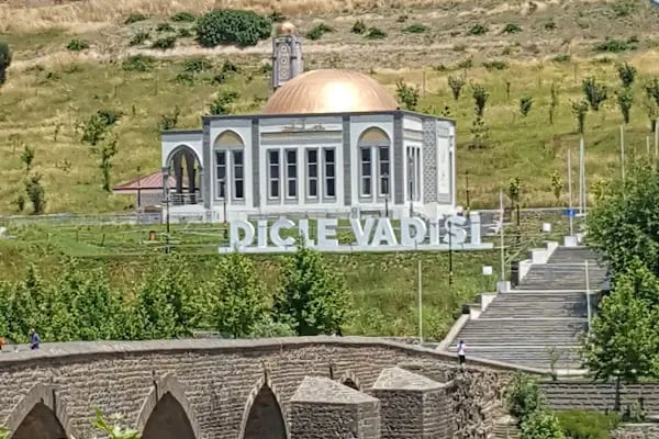 On Gözlü Köprü - Resim 16