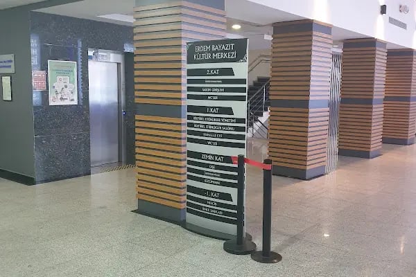 İBB Erdem Bayazıt Kültür Merkezi - Resim 15