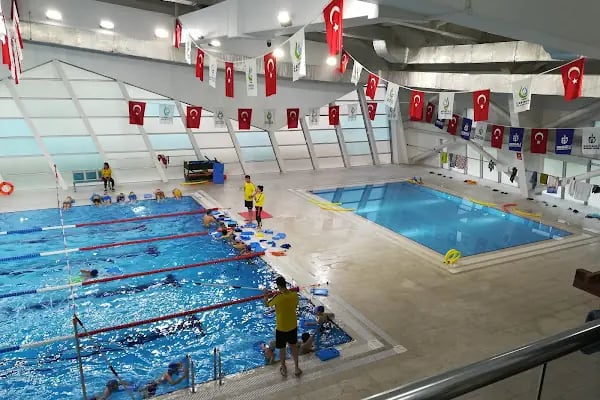 Çayırova Belediyesi Yarı Olimpik Yüzme Havuzu - Resim 2