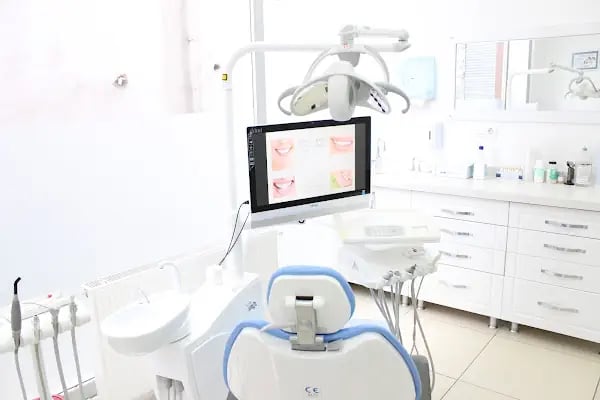 İstanbul Uzman Dental Ağız ve Diş Sağlığı Polikliniği - Resim 4