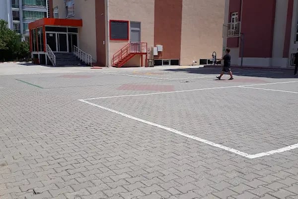 Furtuni Ve İsak Pinhas Ortaokulu - Resim 7