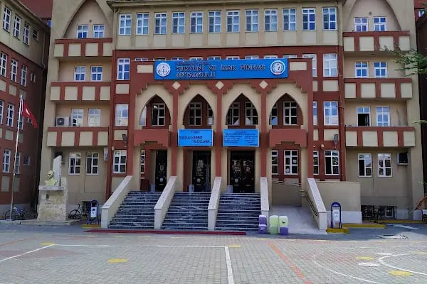 Furtuni Ve İsak Pinhas Ortaokulu - Resim 12