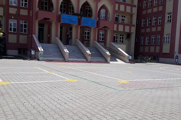 Furtuni Ve İsak Pinhas Ortaokulu - Resim 15