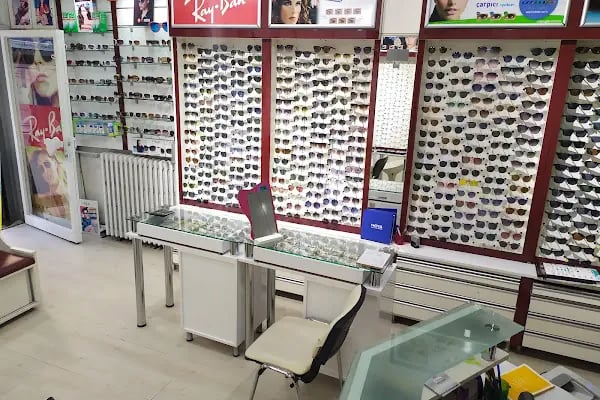 06 ULUS OPTİK GÖZLÜKÇÜ - Resim 4