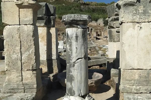 Byzantine basilica - Resim 11