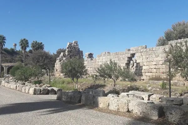 Byzantine basilica - Resim 8