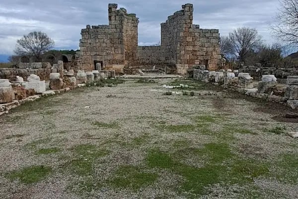 Byzantine basilica - Resim 15