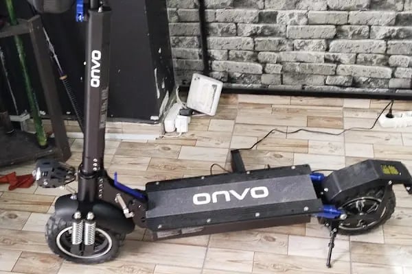 Cadde Elektrikli Bisiklet Tamircisi - Resim 14