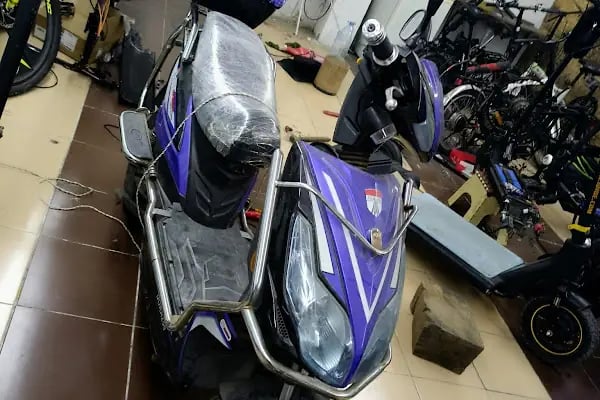 Cadde Elektrikli Bisiklet Tamircisi - Resim 4