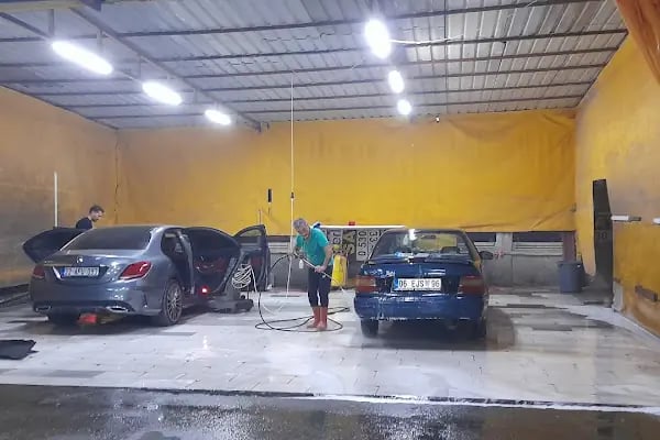 Yel - Kar Oto Yıkama ve Oto Kuaför - Resim 8
