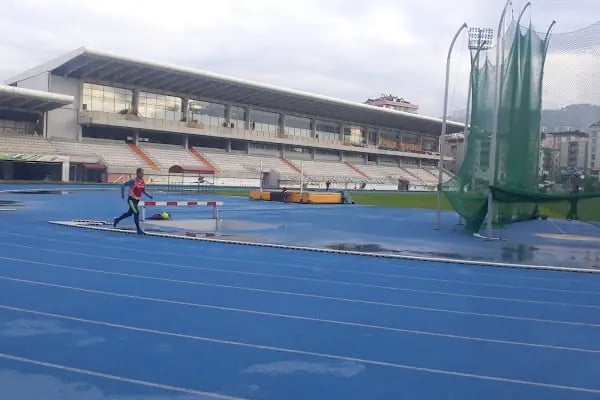 Söğütlü Atletizm Stadı - Resim 16