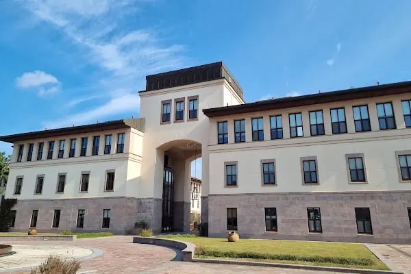 Koç Üniversitesi - Resim 2