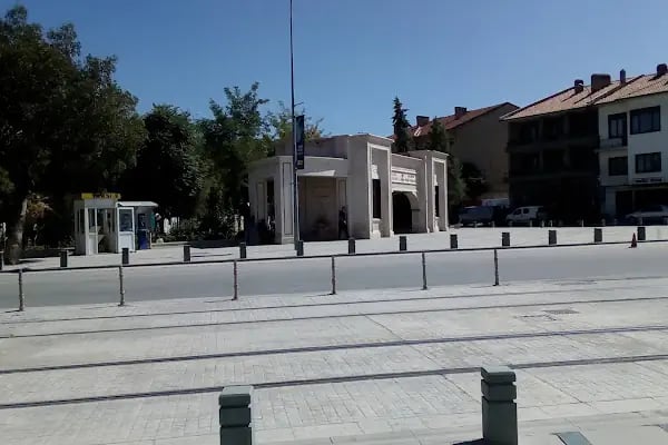 Üçler Mezarlığı - Resim 12
